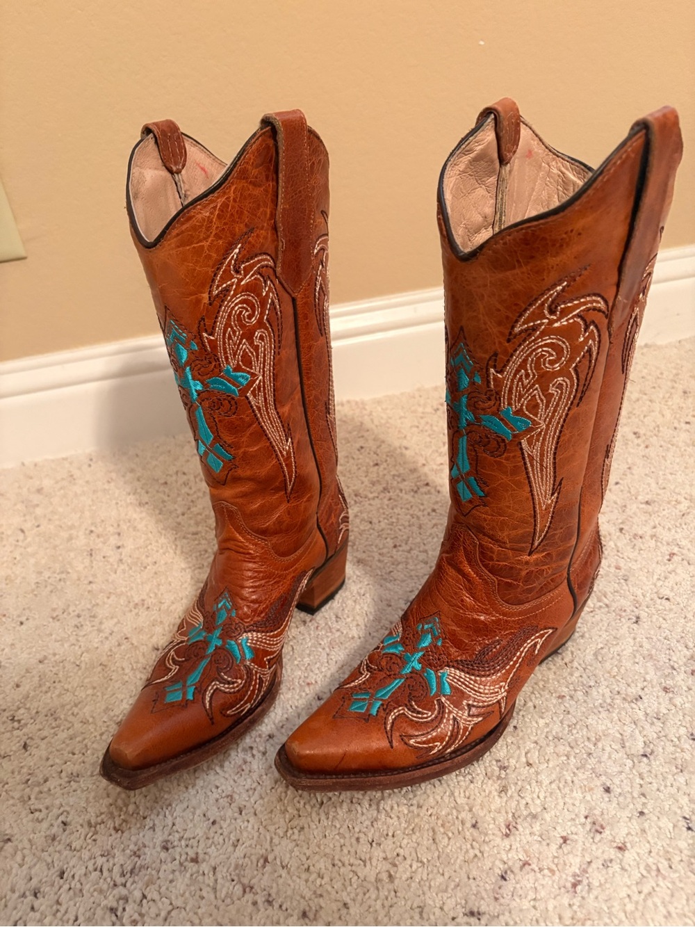 Circle G size 6 1/2  Turquoise Cross Embroidered Brown Leather Cowboy Boots. S